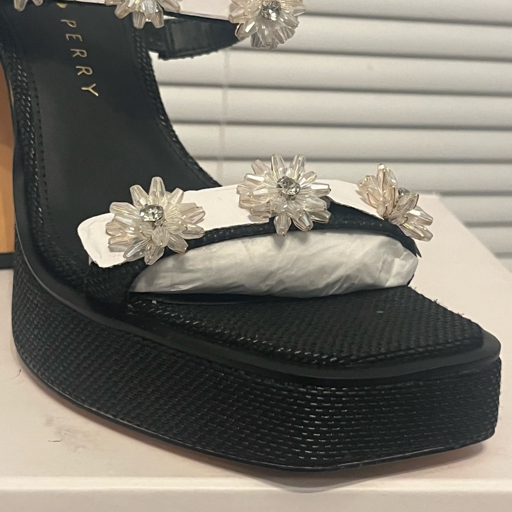 Katy Perry Black  Floral Sandals Heels new size 9 - Picture 8 of 16